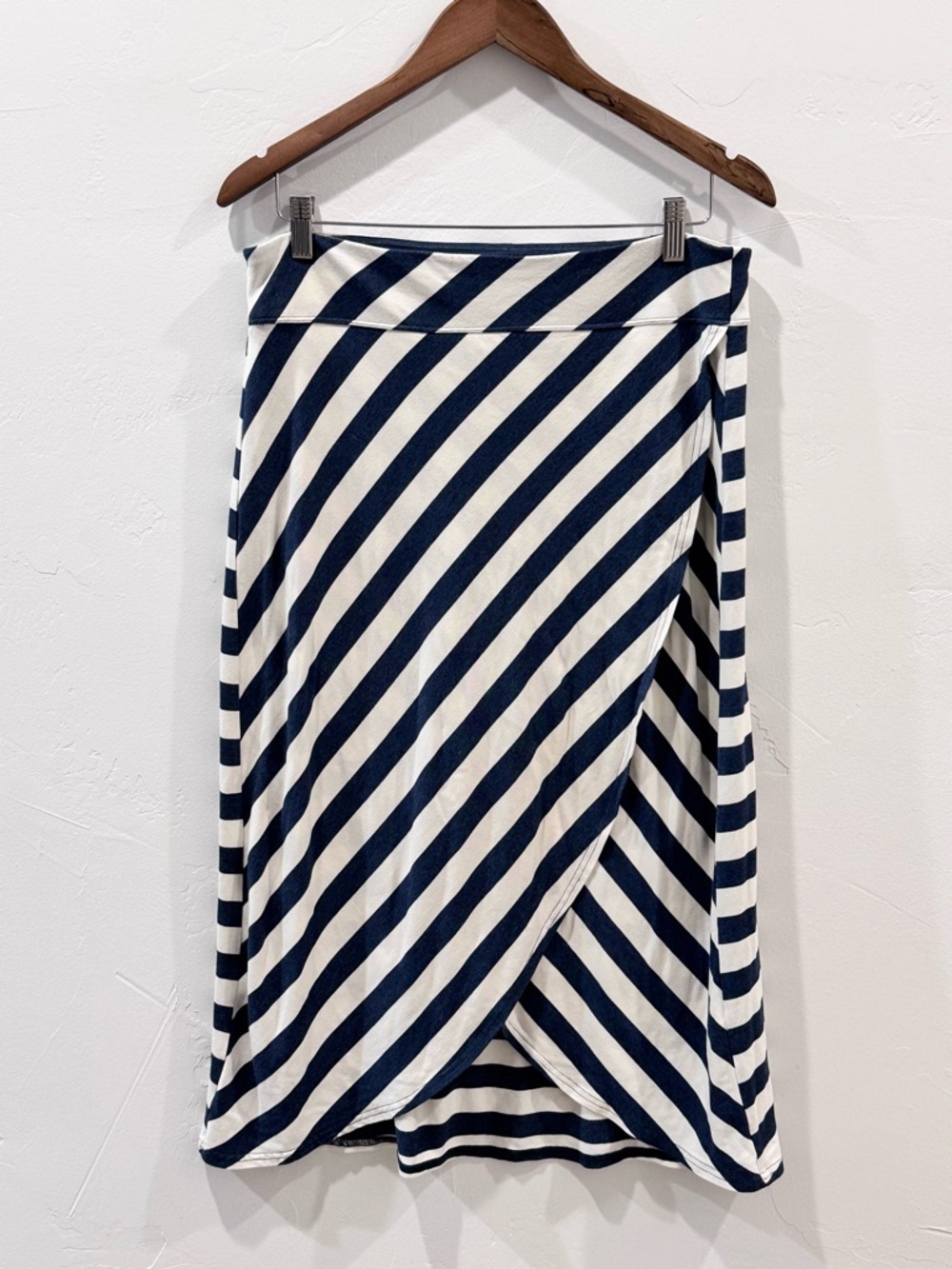 Athleta Navy & White Diagonal Stripe Midi Wrap Skirt Women's Size Medium